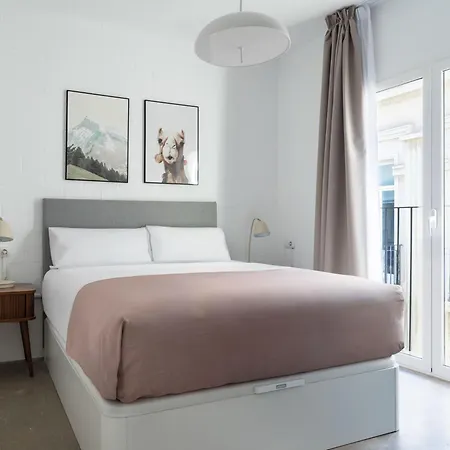 Limehome Hernan Cortes * Almería